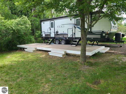 5106 Queens Way, Gladwin, MI, 48624-8219 | Card Image