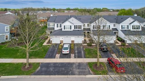 832 Genesee Dr, Naperville, IL, 60563-4003 | Card Image