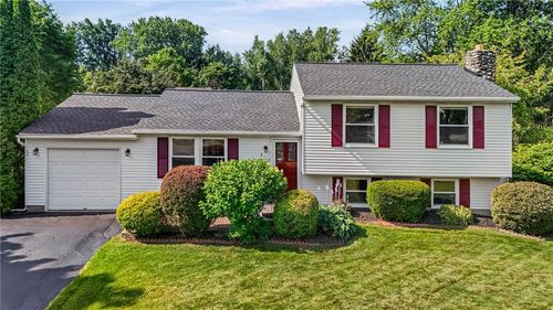 212 Overland Trl, West Henrietta, NY, 14586-9614 | Card Image