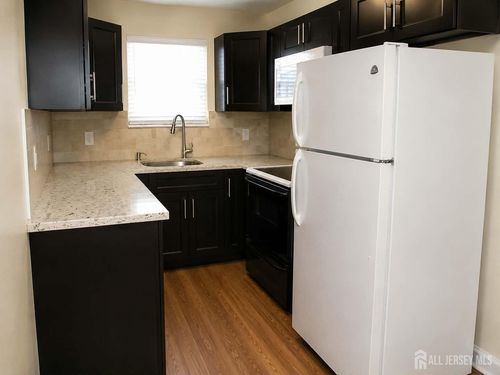 4r-289 Main St, Spotswood, NJ, 08884-2318 | Card Image