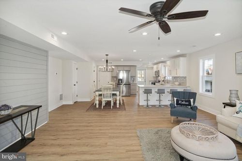 8012 Catherine Ave, PASADENA, MD, 21122-1231 | Card Image