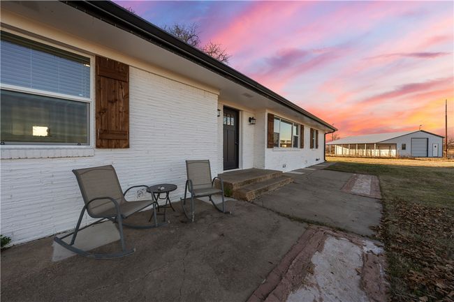717 Oak Knoll Ln, Home with 3 bedrooms, 3 bathrooms and 1 parking in Elm Mott TX | Image 21