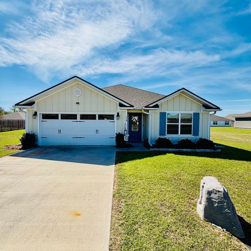 114 E Pecan St, CRAWFORDVILLE, FL, 32327-2171 | Card Image