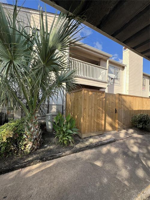 9522-9522 Pagewood Ln, Houston, TX, 77063-5261 | Card Image