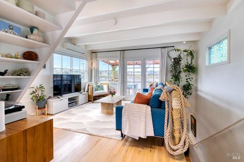 10 E Ave, San Francisco, CA, 94130 | Card Image