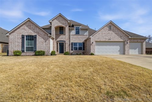 1202 Fairway St, Claremore, OK, 74019-8159 | Card Image