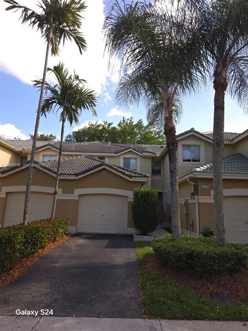 2190-2190 Hacienda Ter, Weston, FL, 33327-2239 | Card Image