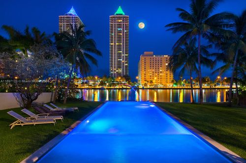 4745 Pine Tree Dr, Miami Beach, FL, 33140-3136 | Card Image