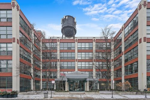apt-409-1800 Roscoe St, CHICAGO, IL, 60657-1074 | Card Image