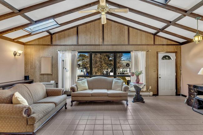 Living Room | Image 4