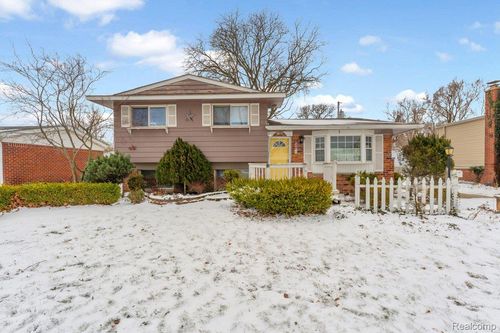 35759 Somerset St, Westland, MI, 48186-4112 | Card Image