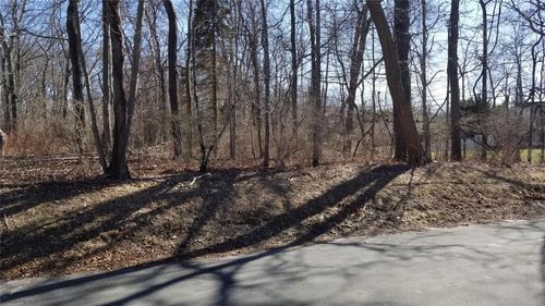 890 Westwood Ln, Greenport, NY, 11944-2076 | Card Image