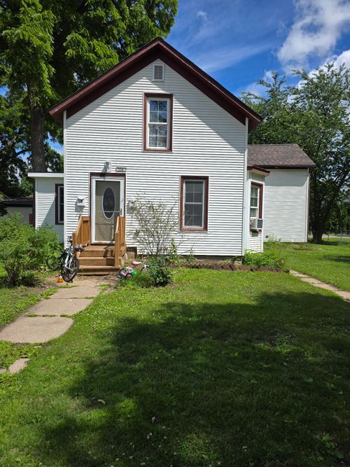 114 S 4th St, River Falls, WI, 54022-2409 | Card Image