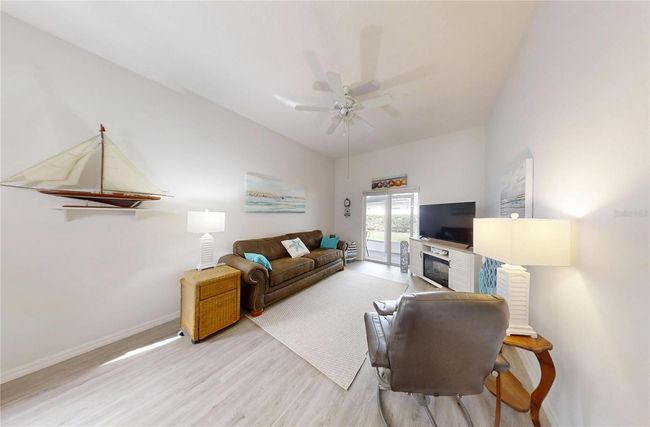 Living Room | Image 9