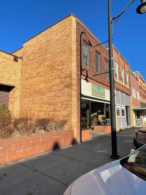 136 S Broadway, Wells, MN, 56097-1628 | Card Image