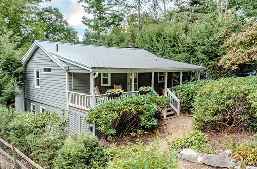 54 Whispering Pine Loop, Newland, NC, 28657-8133 | Card Image