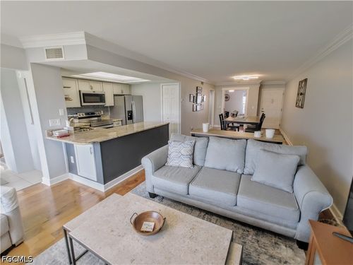 814-5830 Trailwinds Dr, FORT MYERS, FL, 33907-8386 | Card Image