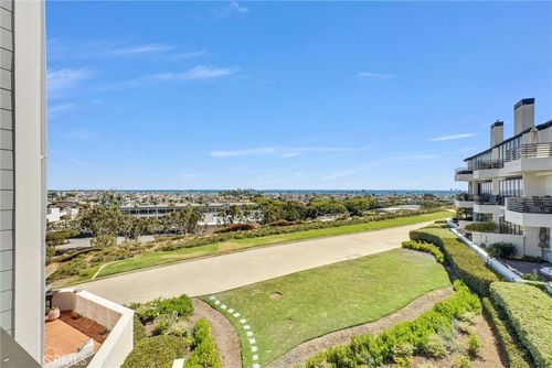 207-270 Cagney, Newport Beach, CA, 92663 | Card Image