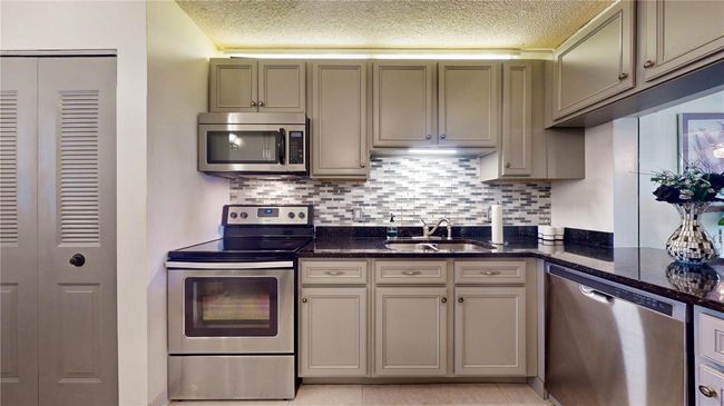 Kitchen | Image 8