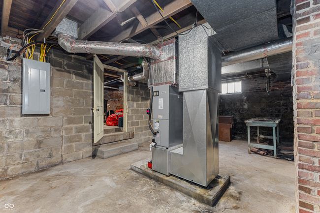 616 Hutchins Ave, House other with 2 bedrooms, 1 bathrooms and null parking in Columbus IN | Image 25