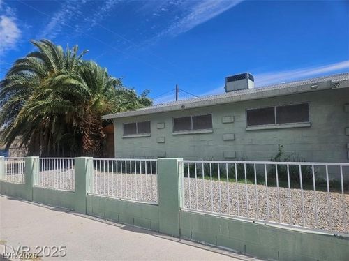 1212 Eleanor Ave, Las Vegas, NV, 89106-2437 | Card Image