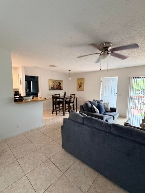 h-27 E Crossings Circle, Boynton Beach, FL, 33435 | Card Image