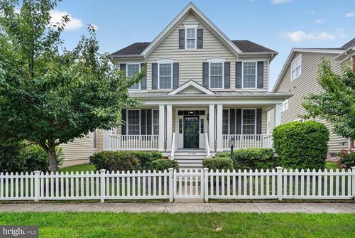 42538 Neighborly Ln, CHANTILLY, VA, 20152-6021 | Card Image