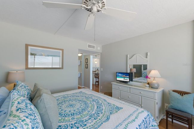 UNIT-204 - 5300 Gulf Dr, Condo with 2 bedrooms, 2 bathrooms and null parking in Holmes Beach FL | Image 33