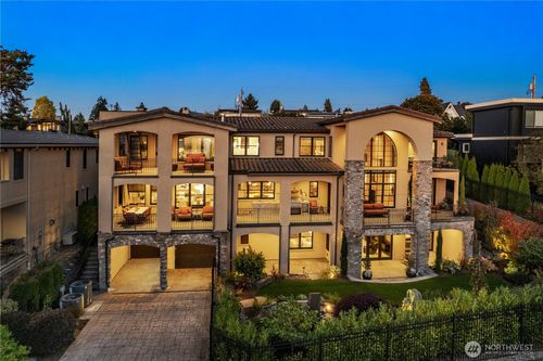 435 8th Ave W, Kirkland, WA, 98033-5318 | Card Image
