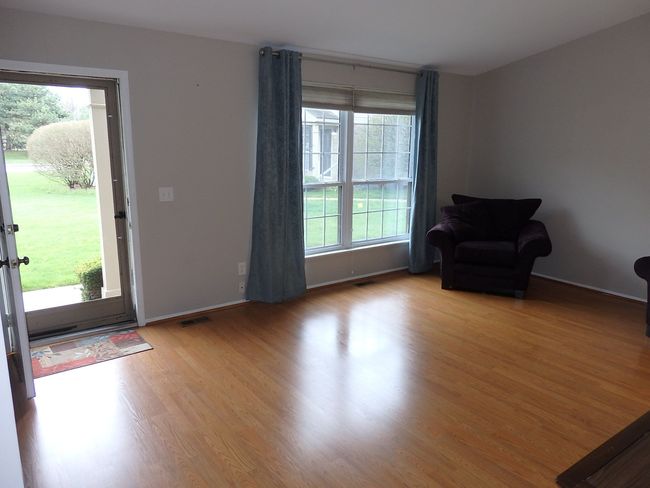 UNIT-2 - 140 Pine Tree Ridge Dr, Condo with 2 bedrooms, 3 bathrooms and null parking in Waterford MI | Image 7