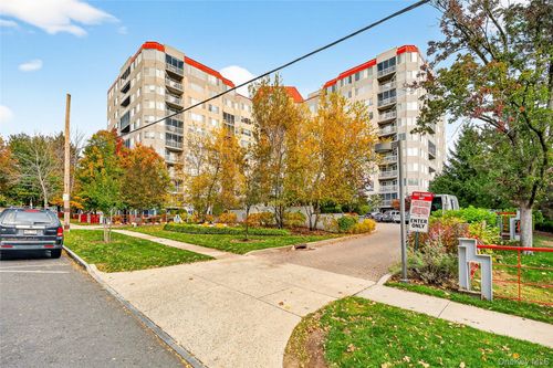 apt-2dw-10 Stewart Pl, White Plains, NY, 10603-3874 | Card Image