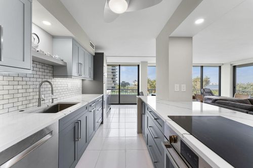apt-3d-5510 N Ocean Dr, Riviera Beach, FL, 33404-2521 | Card Image