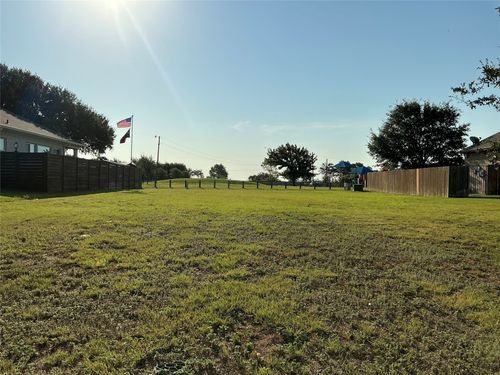1404 N Reagan St, West, TX, 76691-1022 | Card Image