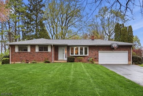 52 Smithtown Rd, Budd Lake, NJ, 07828-1912 | Card Image