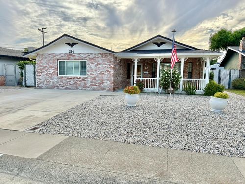 214 Ash St, Vacaville, CA, 95688-2704 | Card Image