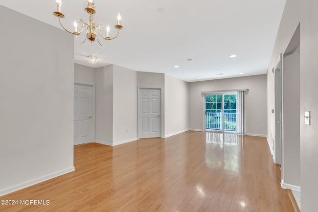 APT-128 - 540 Cranbury Rd, Home with 2 bedrooms, 1 bathrooms and null parking in East Brunswick NJ | Image 6