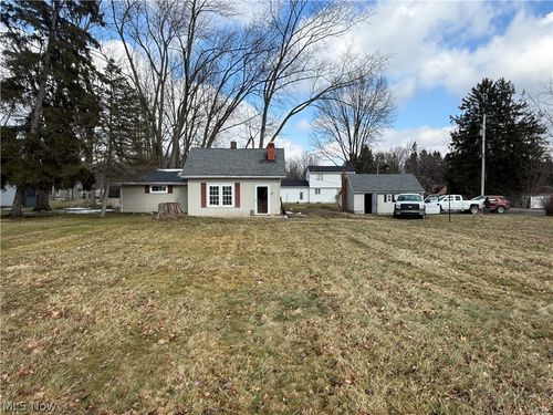 1262 Churchill Hubbard Rd, Youngstown, OH, 44505-1345 | Card Image