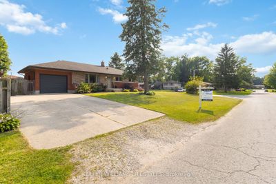 420 Westmount St, House other with 2 bedrooms, 2 bathrooms and 7 parking in Strathroy ON | Image 3