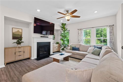 743 Brecklin Ln, Woodstock, GA, 30188-8810 | Card Image