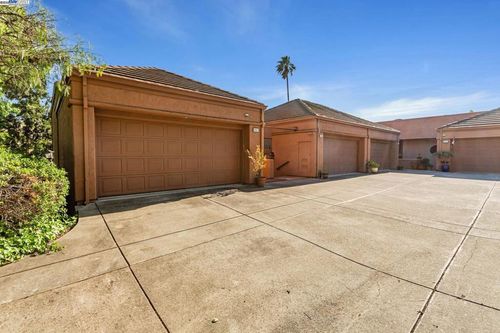 4001 W Lakeshore Dr, San Ramon, CA, 94582-4823 | Card Image