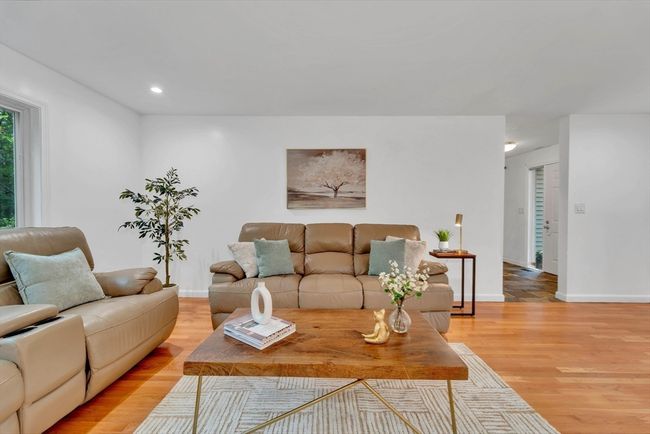 10 - 10 Fox Holw, Condo with 2 bedrooms, 3 bathrooms and 2 parking in Wayland MA | Image 9