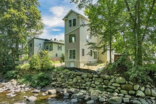 27 Island St, Wilton, NH, 03086-5423 | Card Image