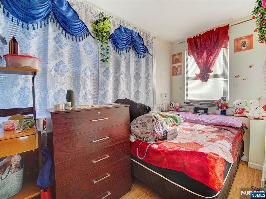 Residential Income in West New York 5