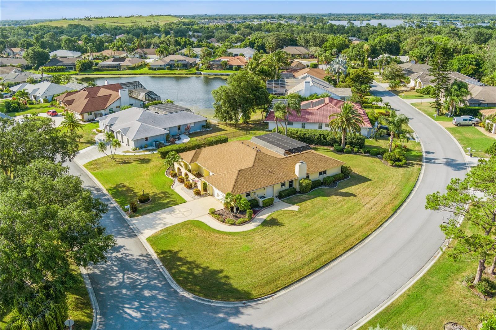 Country Lakes Cir, Sarasota, FL 34243