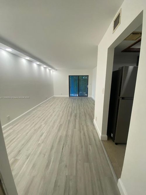 apt-431-3720 N Pine Island Rd, Sunrise, FL, 33351-6569 | Card Image