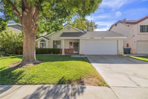 43000 Pearlwood Dr, Lancaster, CA, 93536-1118 | Card Image