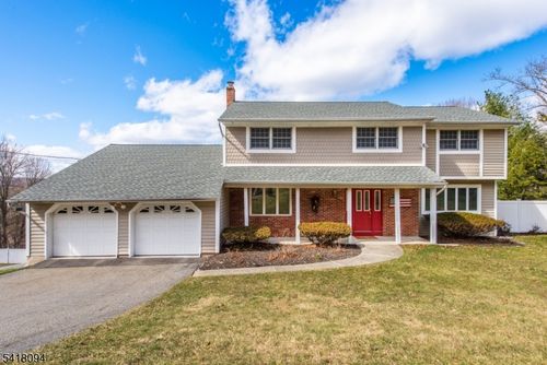 9 Mcatee Ln, Wanaque, NJ, 07465-1014 | Card Image