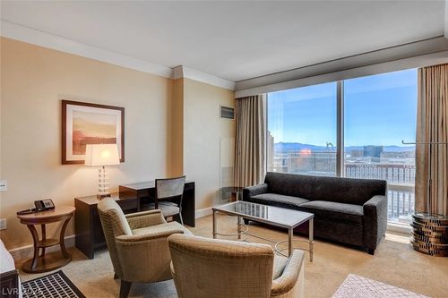 4900-2000 N Fashion Show Drive, Las Vegas, NV, 89109 | Card Image