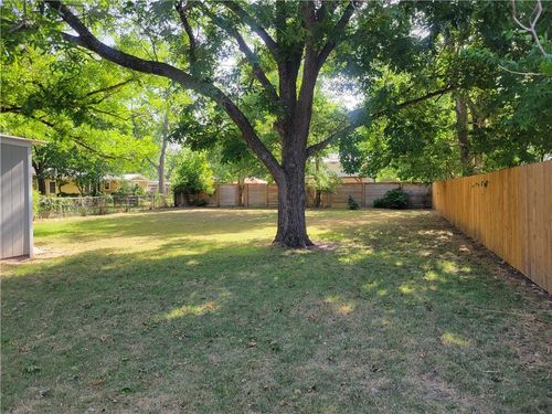 1604 Wilson St, Bastrop, TX, 78602-2424 | Card Image