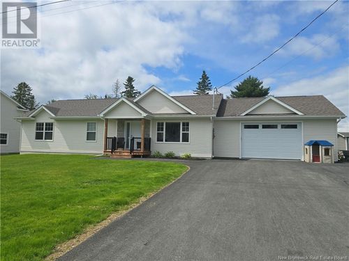 207 Carroll St, Miramichi, NB, E1V0M3 | Card Image
